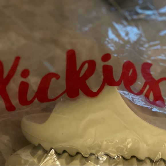 Kickies cream slides - Picture 3 of 5